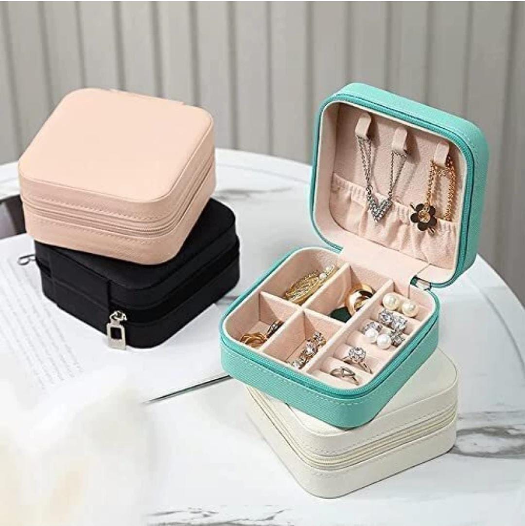 "Compact Travel Jewelry Box – Stylish, Durable Organizer for Rings, Earrings & Necklaces | Secure Jewelry Storage with Elegant Design | Ideal for Travel & Everyday Use"