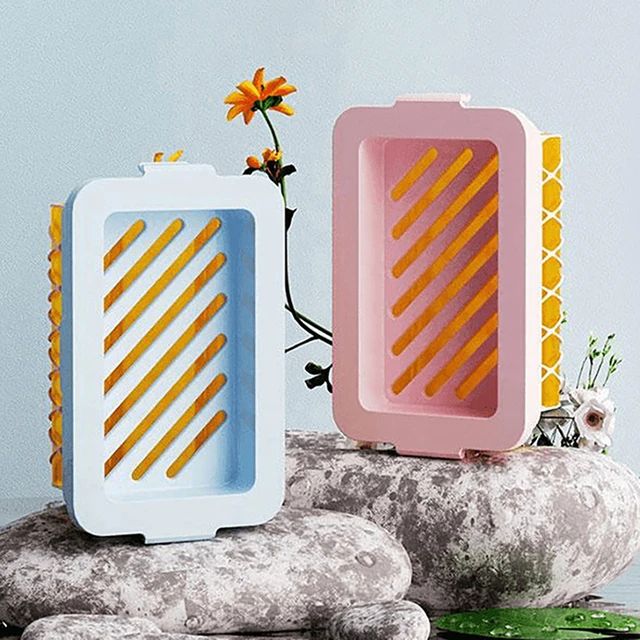 "Colorful 2-in-1 Bubble Mesh Soap Holder - Dual-function mesh pouch for easy lathering and mess-free soap storage, perfect for vibrant bathroom décor."